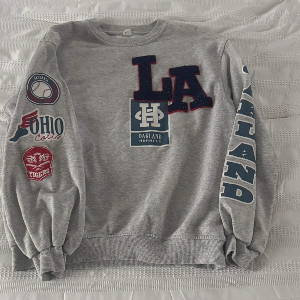 Urban Outfitters Vintage Gray Graphic Sweatshirt